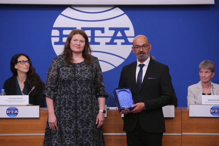 Първите годишни награди „Инициативи в подкрепа на безопасност на движението по пътищата“ показаха добрите примери на регионално и местно ниво Първите годишни награди „Инициативи в подкрепа на безопасност на движението по пътищата“ показаха добрите примери на регионално и местно ниво