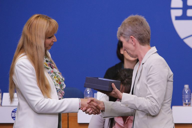 Първите годишни награди „Инициативи в подкрепа на безопасност на движението по пътищата“ показаха добрите примери на регионално и местно ниво Първите годишни награди „Инициативи в подкрепа на безопасност на движението по пътищата“ показаха добрите примери на регионално и местно ниво