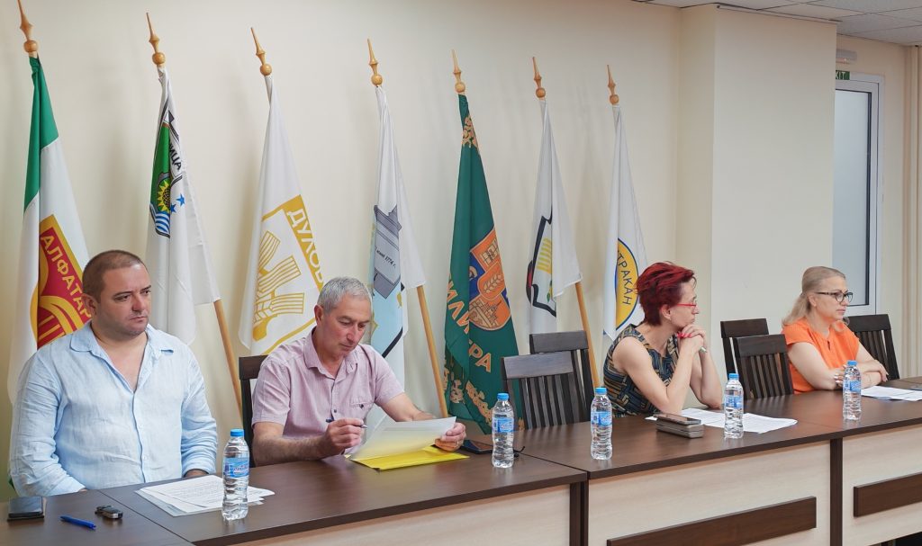 Областната комисия по БДП в Силистра отчете дейността на институциите за по-сигурни пътища в областта и обсъди мерки срещу незаконните гонки