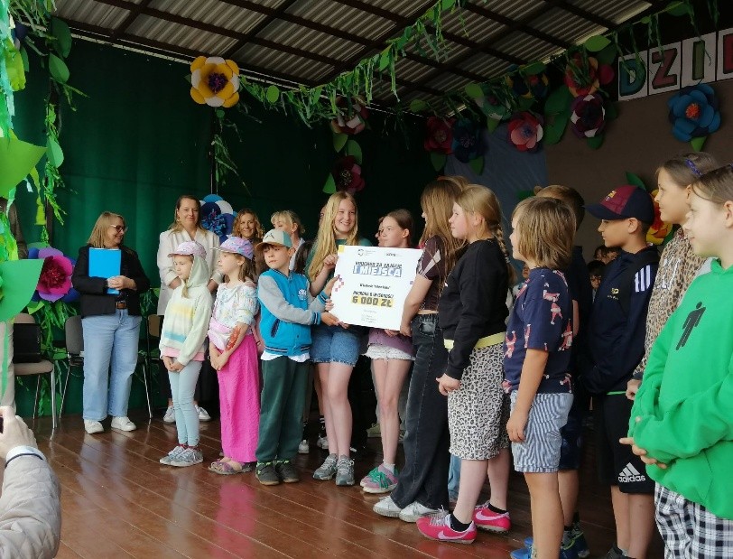 „Дружество на приятелите на децата“ (Society of Friends of Children) за инициативата „Спри детето на пътя“ (Stop the child on the road)