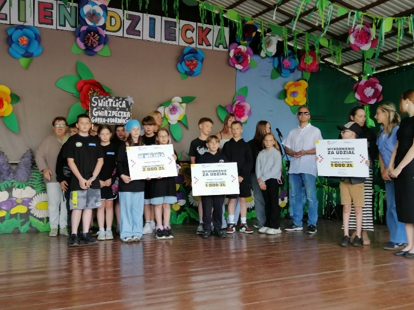 „Дружество на приятелите на децата“ (Society of Friends of Children) за инициативата „Спри детето на пътя“ (Stop the child on the road)